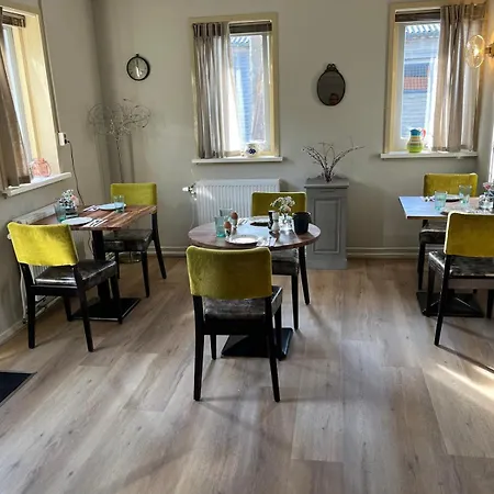 فندق مبيت وإفطار 1394 3*