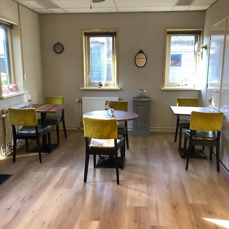 1394 Bed and breakfast 3*