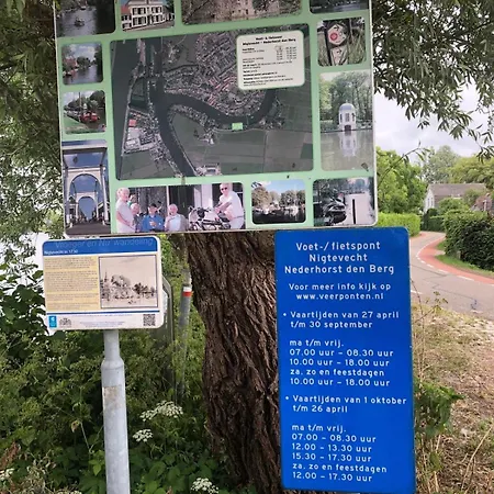 1394 לינה וארוחת בוקר 3*