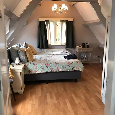 1394 Bed and breakfast 3*