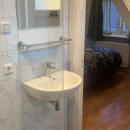 1394 3* Nederhorst den Berg